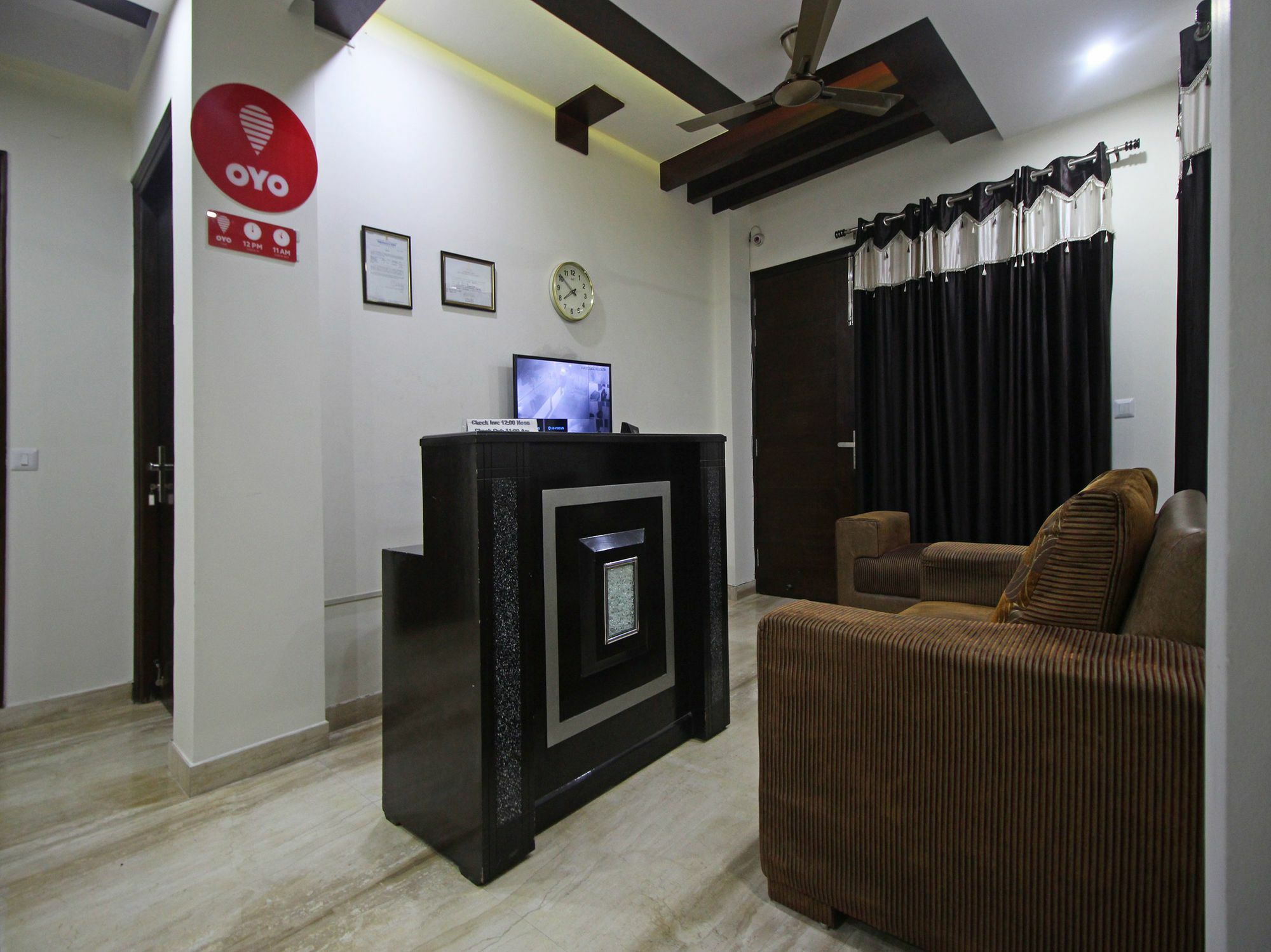 Fabhotel Mannat Residency Sec 52 Gurgaon Exterior photo